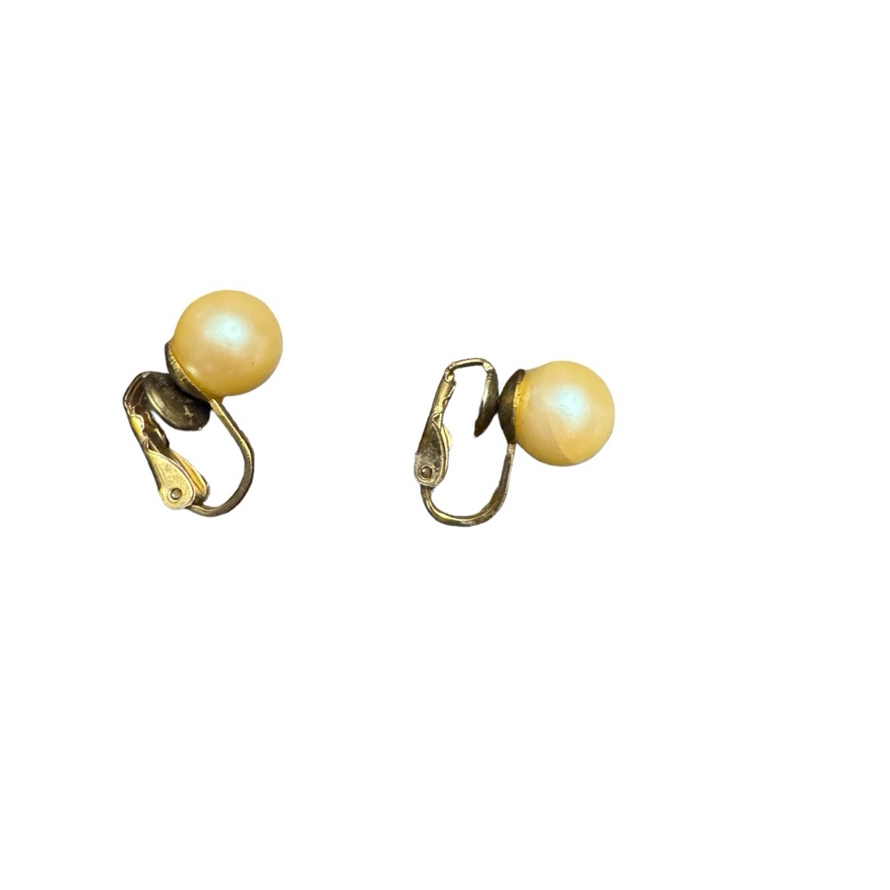 Vintage Gold Tone Faux Pearl Clip On Earrings - Picture 3 of 6